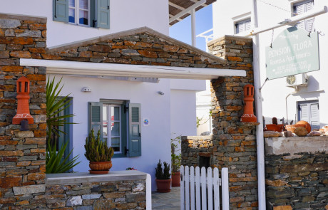 Sifnos rooms & apartments at Sifnos, Platis Gialos - Pension Flora